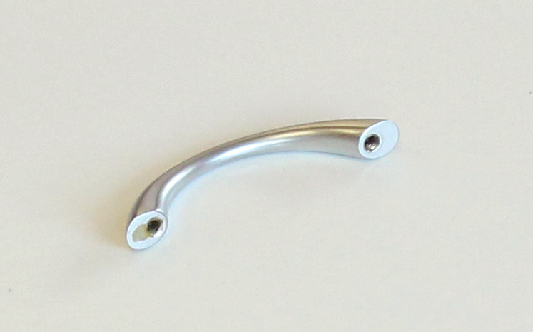 UO1. Úchyt 64mm satén chrom