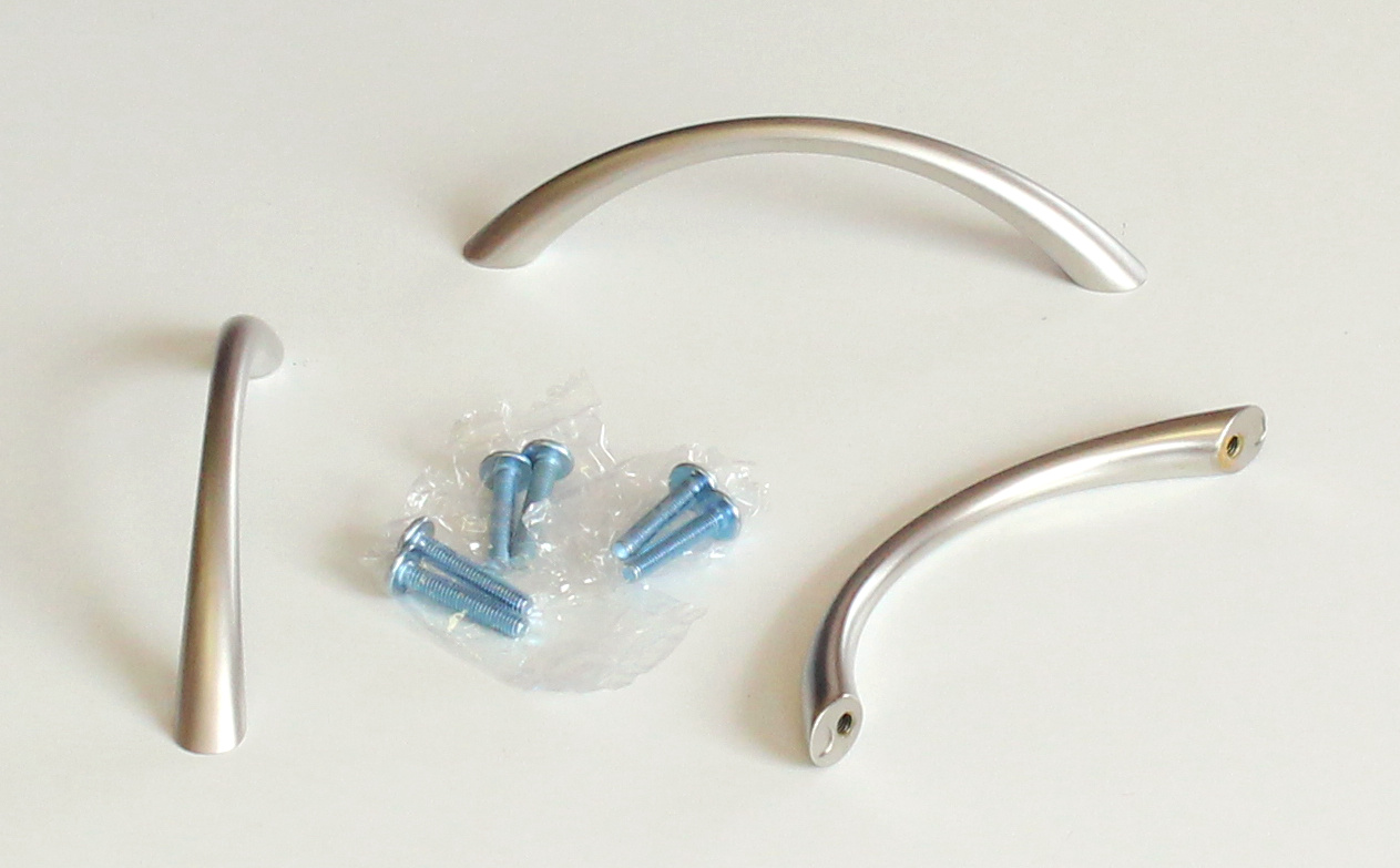 UO2. Úchyt 96mm satén nikl