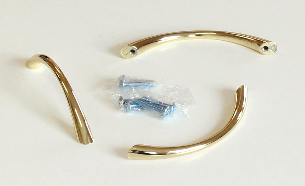 UO2. Úchyt 96mm zlatá