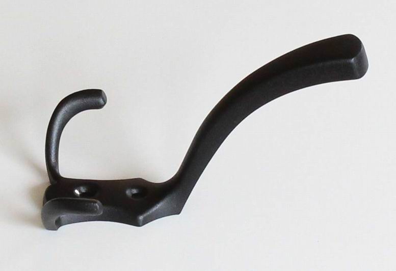 V2. věšák černý