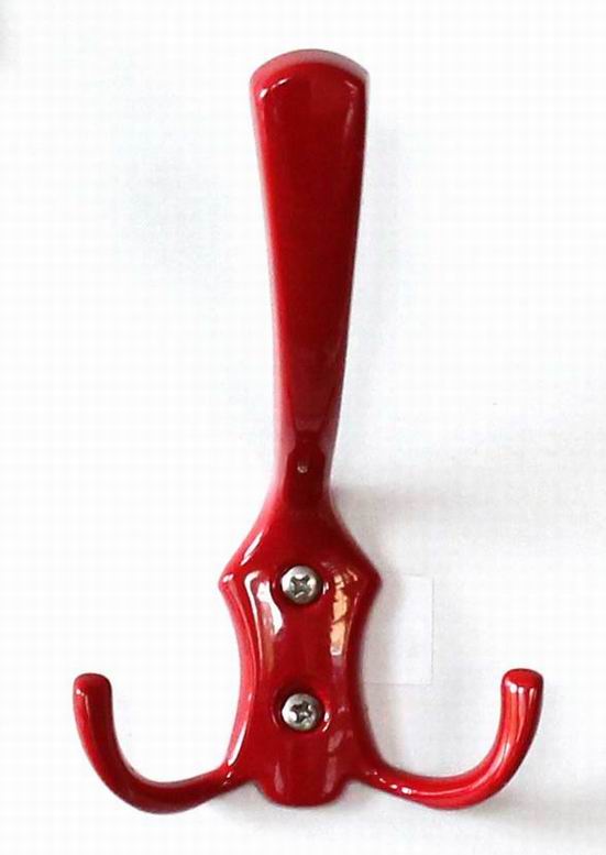 V2. věšák červený
