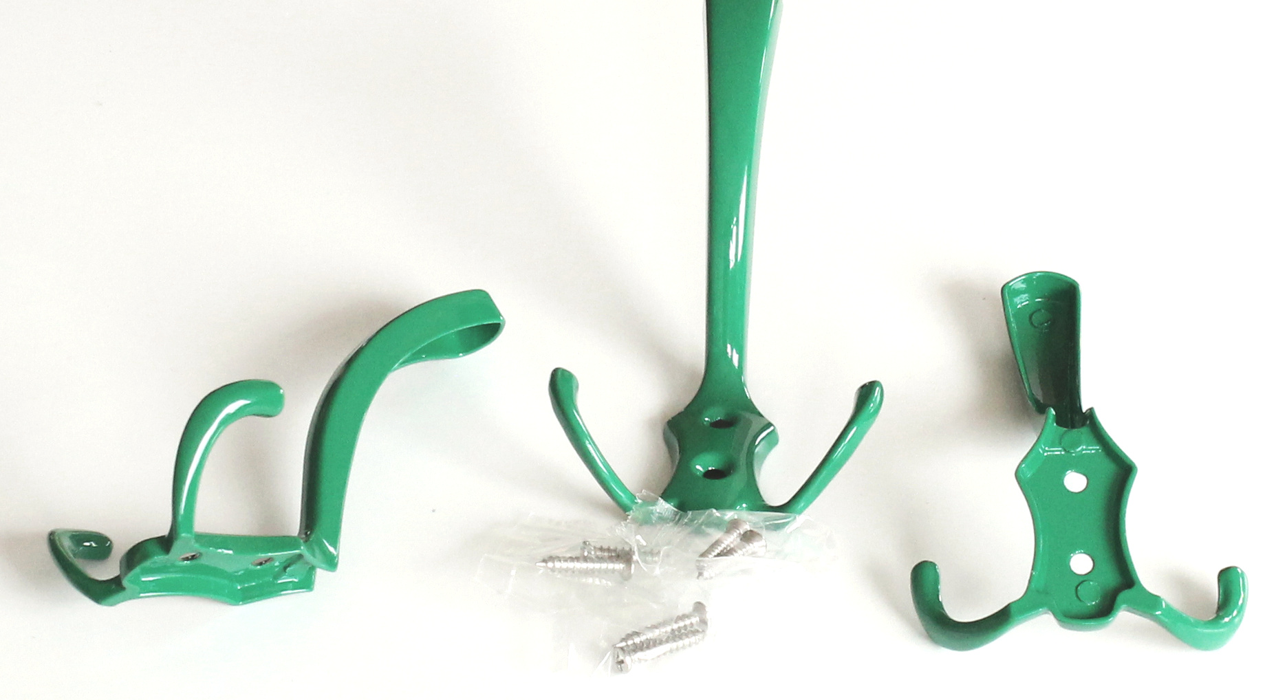 V2. věšák zelený